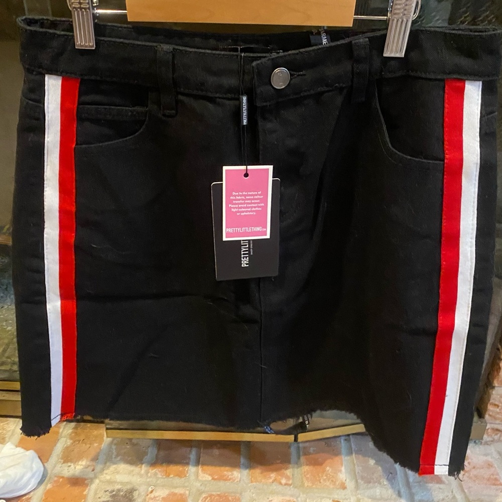 NWT PrettyLittleThing mini skirt sz 12